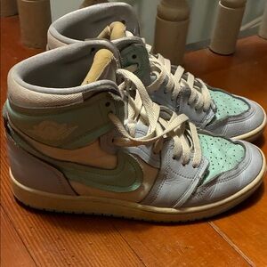 Nike Athletic Shoes in Mint and Cream